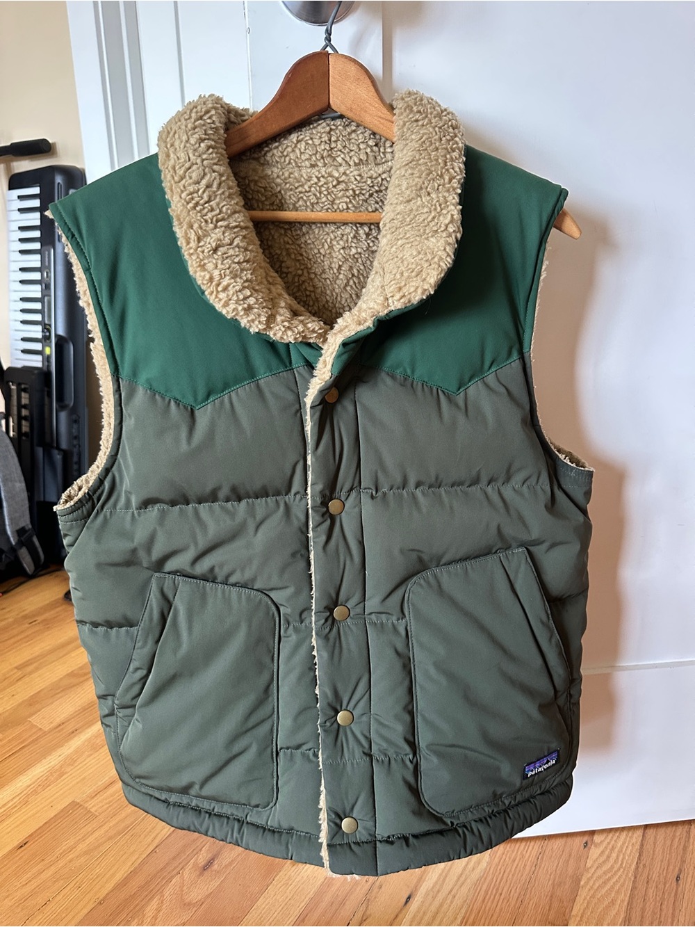 Patagonia Reversible Forest Green Sherpa-Lined Puffer Vest - EUC